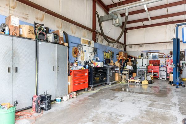 Garage, Interior