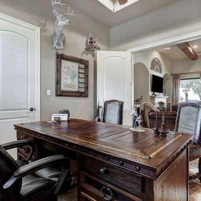 Home Office, Interior