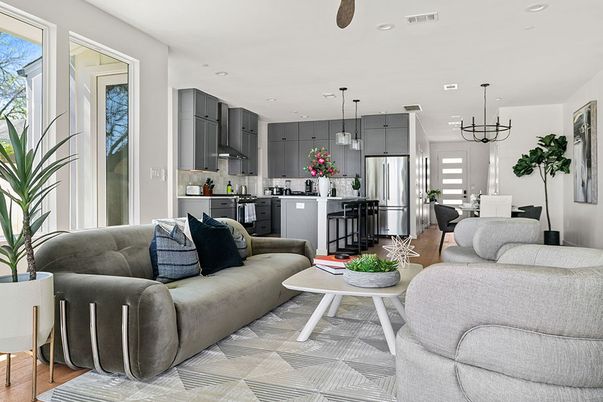 Chandelier, Dining room, Interior, Kitchen, Living room, Pendant Lights, Recessed Lighting, Stainless Steel Appliances