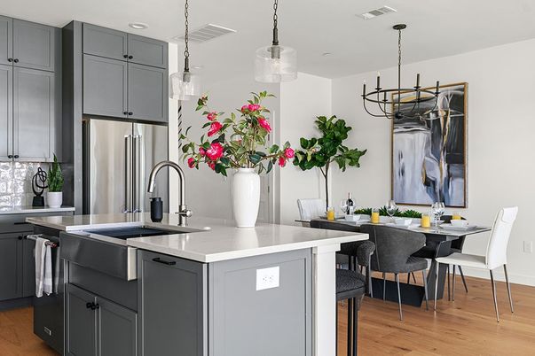Chandelier, Dining room, Interior, Kitchen, Pendant Lights, Recessed Lighting, Stainless Steel Appliances, Wood Texture Flooring