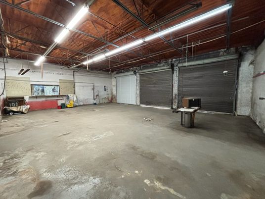 Garage, Interior