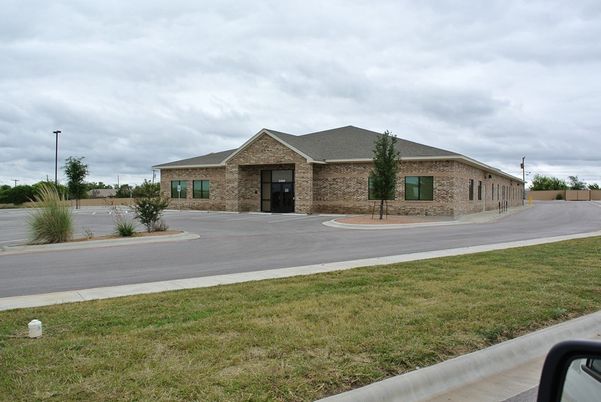 Backyard, Exterior, Facade, Brick Facade, Ranch