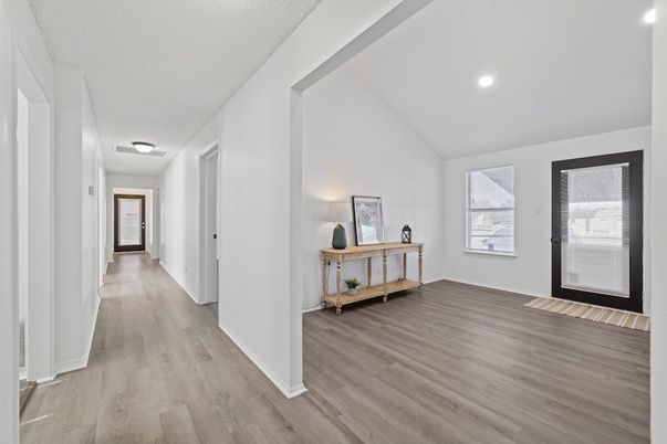 Interior, Recessed Lighting, Wood Texture Flooring