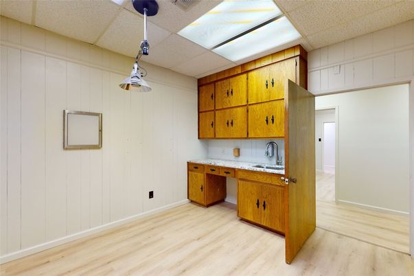 Interior, Pendant Lights, Wood Texture Flooring