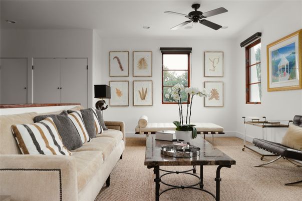 Home Office, Interior