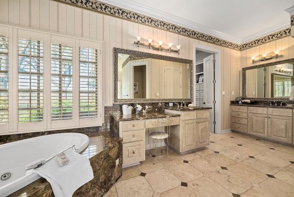 Bathroom, Dual Sink Vanities, Interior
