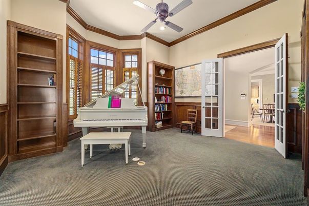 Interior, Piano, Recessed Lighting, Wood Texture Flooring
