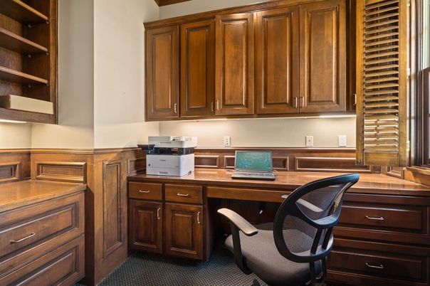 Home Office, Interior