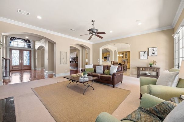 Interior, Living room, Pendant Lights, Recessed Lighting, Wood Texture Flooring