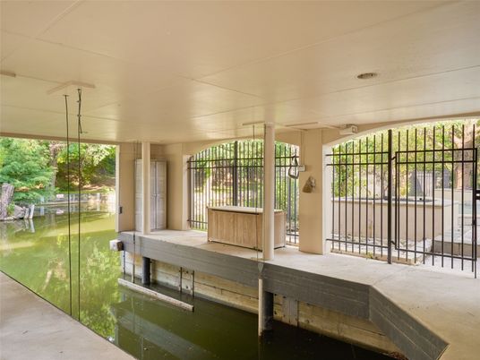 Exterior, Water