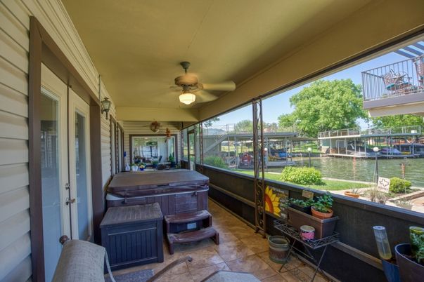 Hot Tub, Interior, Sun Room, Water