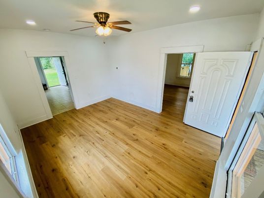 Empty room, Interior, Recessed Lighting, Wood Texture Flooring