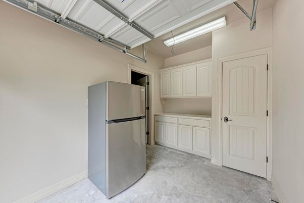Garage, Interior