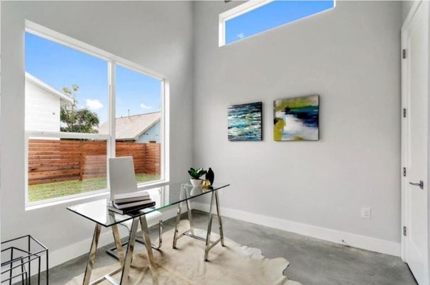 Home Office, Interior