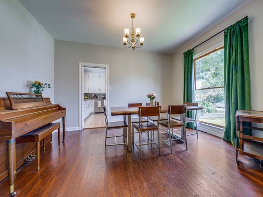 Chandelier, Dining room, Interior, Piano, Wood Texture Flooring