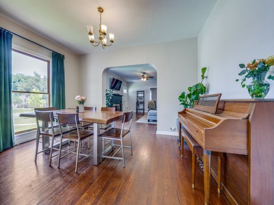 Chandelier, Dining room, Interior, Piano, Wood Texture Flooring
