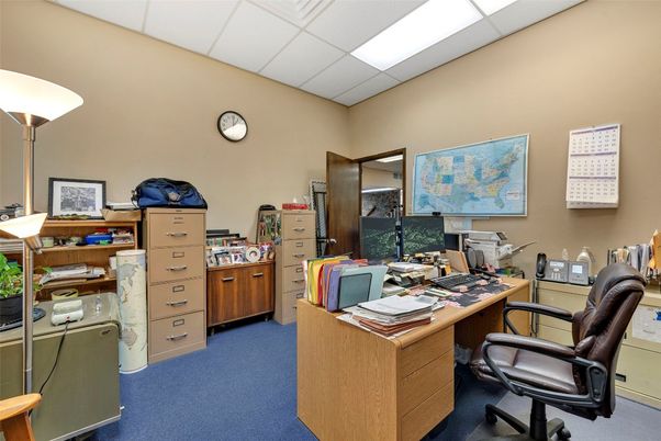 Home Office, Interior