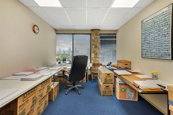 Home Office, Interior