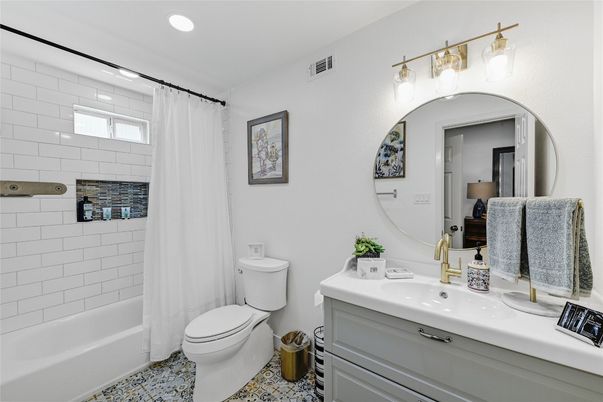 Bathroom, Interior, Recessed Lighting