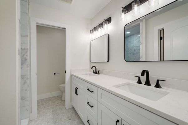 Bathroom, Dual Sink Vanities, Interior