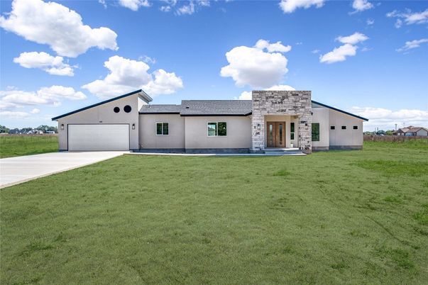 Attached, Backyard, Exterior, Facade, Modern