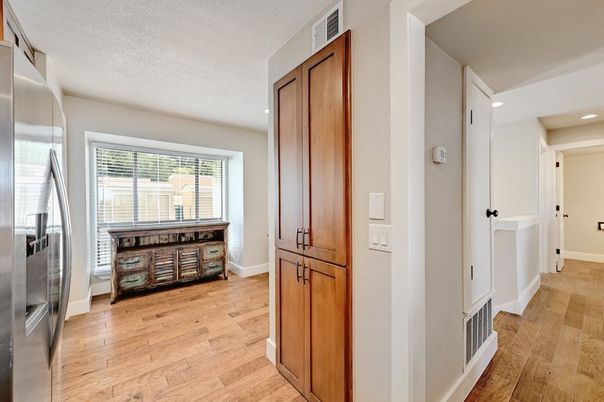 Interior, Recessed Lighting, Wood Texture Flooring
