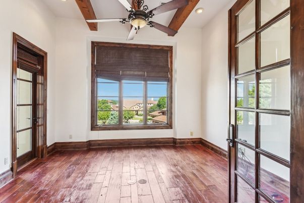 Empty room, Interior, Recessed Lighting, Wooden Beams, Wood Texture Flooring