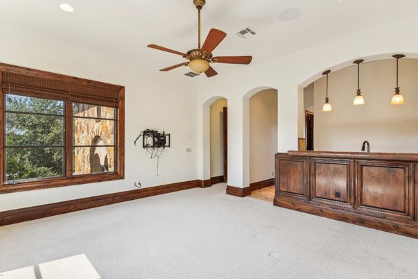 Empty room, Interior, Pendant Lights, Recessed Lighting