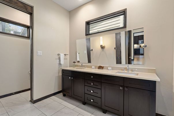 Bathroom, Dual Sink Vanities, Interior, Recessed Lighting