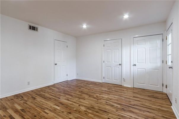Empty room, Interior, Recessed Lighting, Wood Texture Flooring