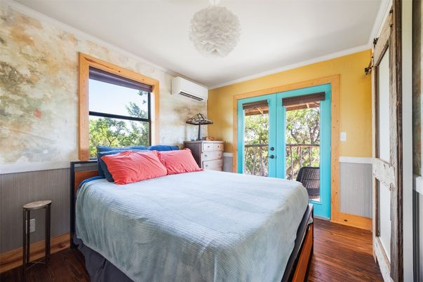Bedroom, Interior, Pendant Lights, Wood Texture Flooring