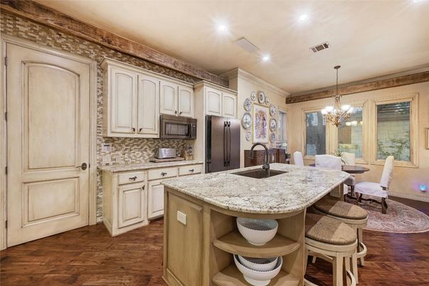 Chandelier, Dining room, Interior, Kitchen, Recessed Lighting, Wood Texture Flooring