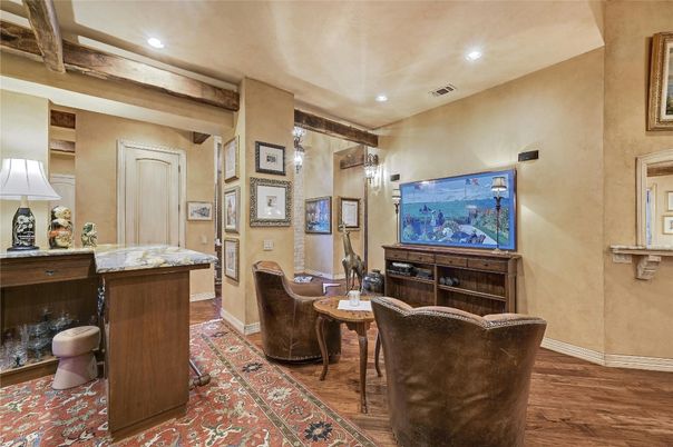 Interior, Recessed Lighting, Wood Texture Flooring