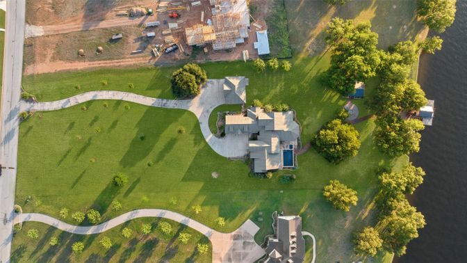 Exterior, Drone