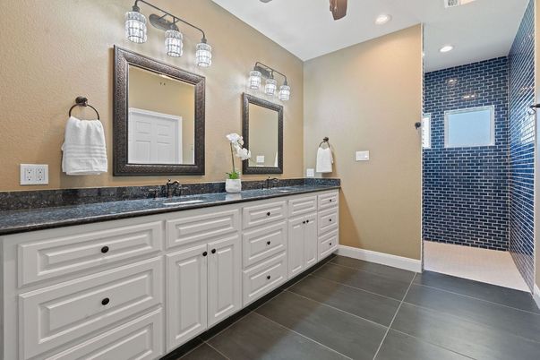 Bathroom, Dual Sink Vanities, Interior, Recessed Lighting