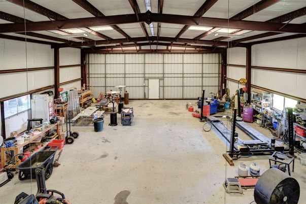 Garage, Interior, Wooden Beams