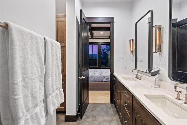 Bathroom, Dual Sink Vanities, Interior