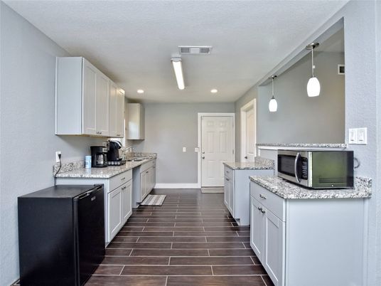 Interior, Kitchen, Pendant Lights, Recessed Lighting