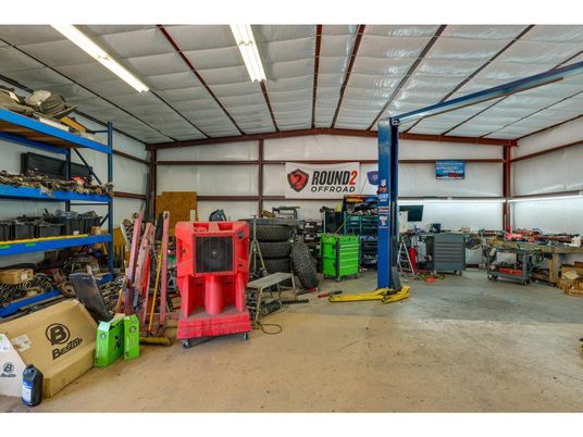 Garage, Interior