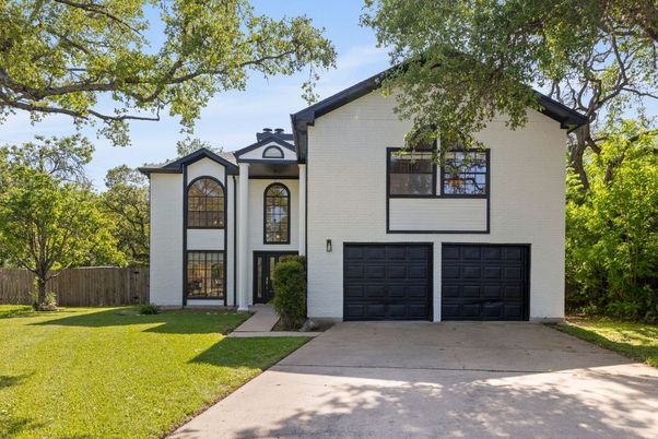 Attached, Exterior, Facade, Brick Facade, Farmhouse
