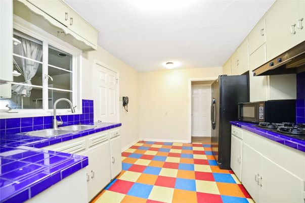 Interior, Kitchen, Tile Countertops
