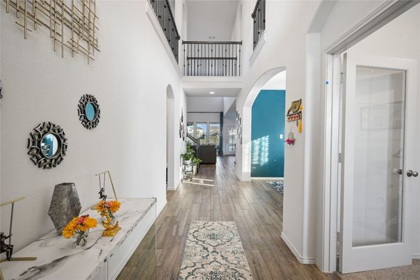 Interior, Recessed Lighting, Wood Texture Flooring