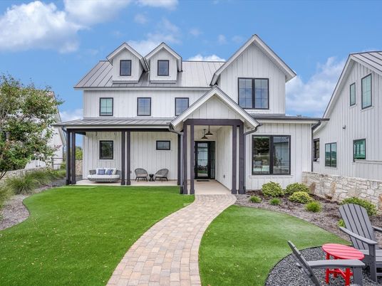 Backyard, Exterior, Facade, Farmhouse