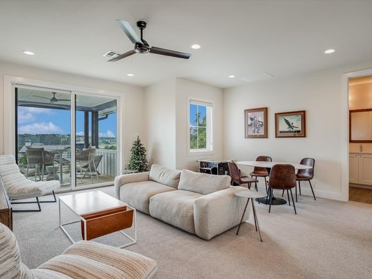 Dining room, Interior, Living room, Recessed Lighting