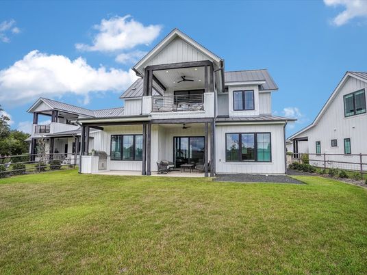 Backyard, Exterior, Facade, Farmhouse