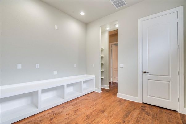 Empty room, Interior, Recessed Lighting, Walk-in Closets, Wood Texture Flooring