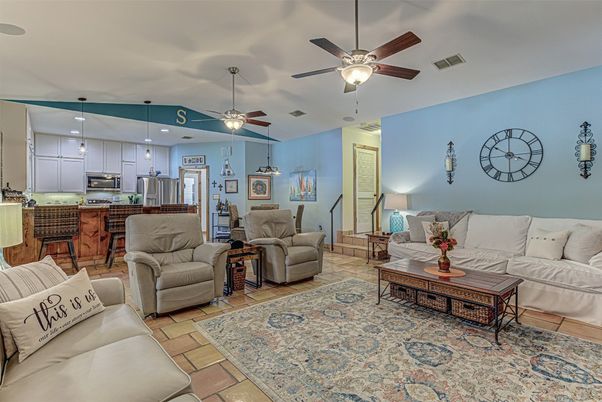 Dining room, Interior, Kitchen, Living room, Pendant Lights, Recessed Lighting, Stainless Steel Appliances
