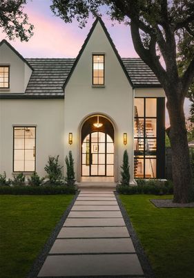 Exterior, Facade, Spanish Mediterranean