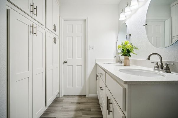 Bathroom, Dual Sink Vanities, Interior, Wood Texture Flooring