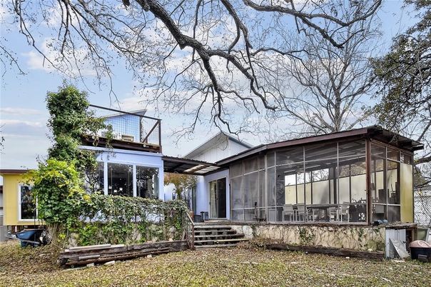 Backyard, Exterior, Facade, Modern